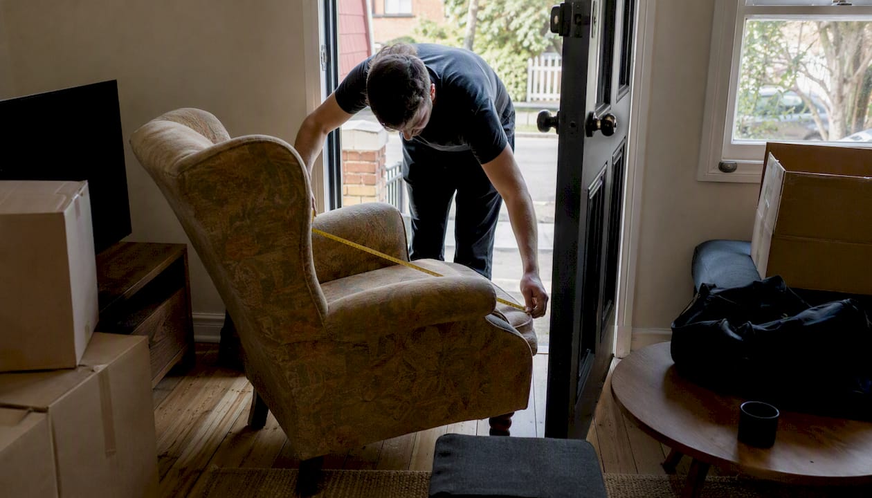 Measuring sofa width for removal